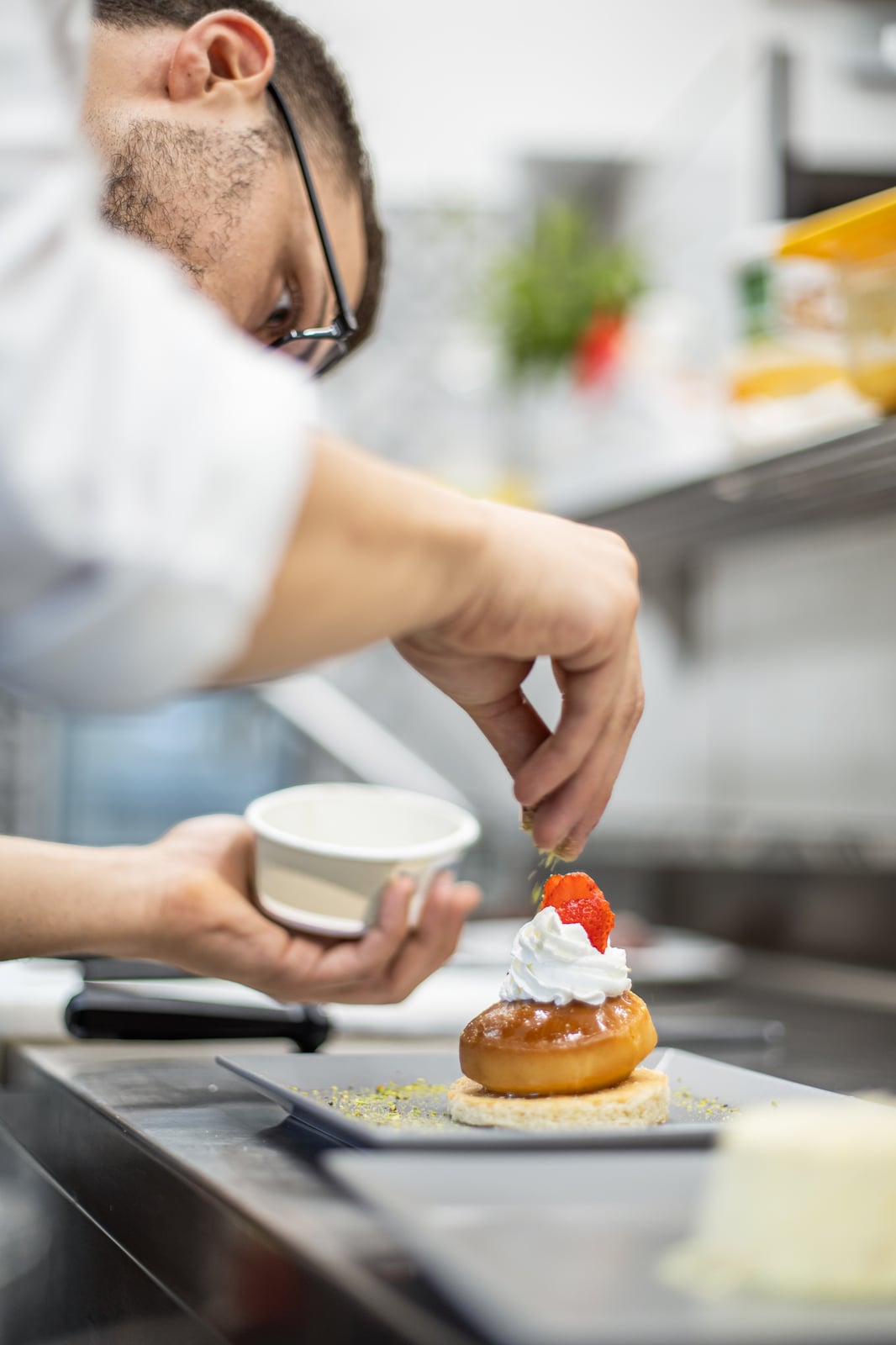 Babà siciliano, rivisitazione del ristorante La Cantina di Monsignore