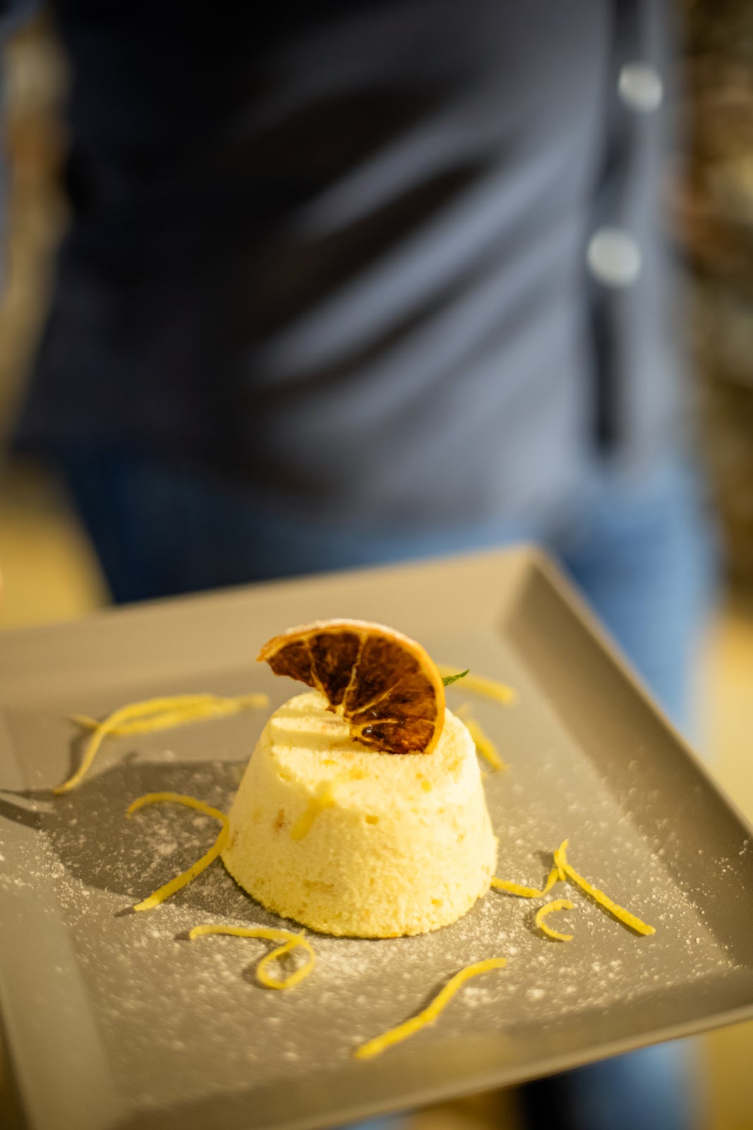 Semifreddo agli agrumi del ristorante La Cantina di Monsignore a Castiglione di Sicilia