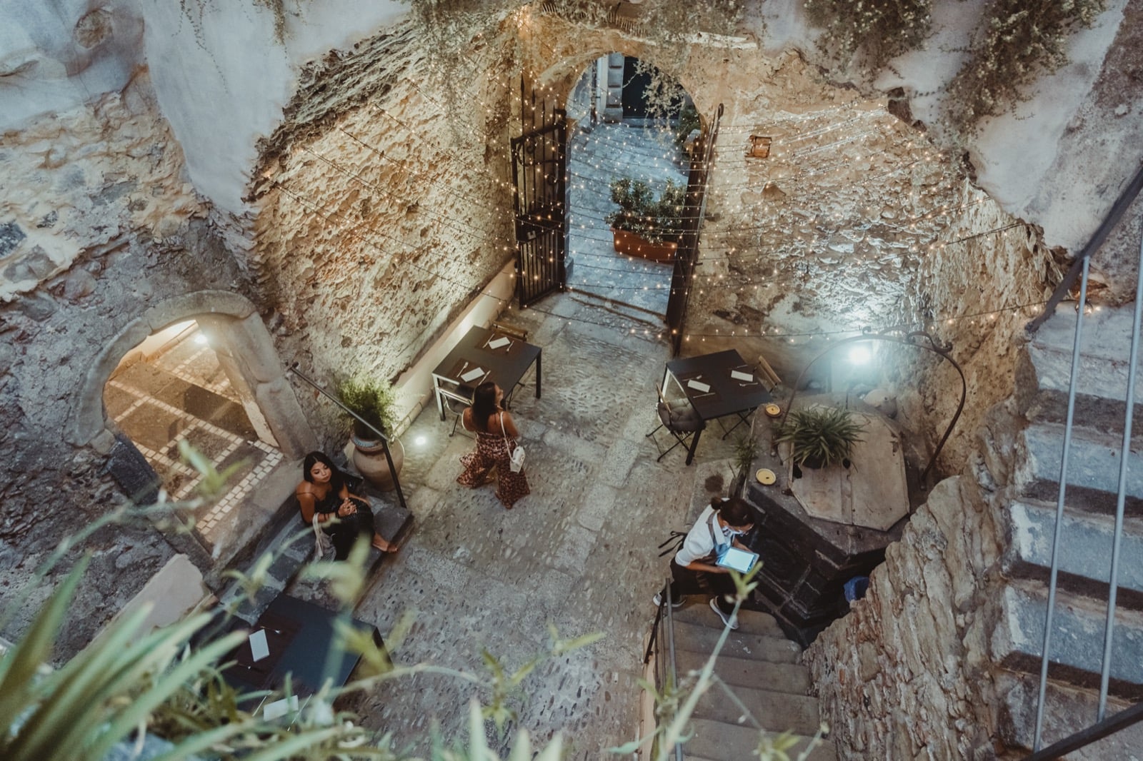 La Cantina di Monsignore — terrazza e cortile