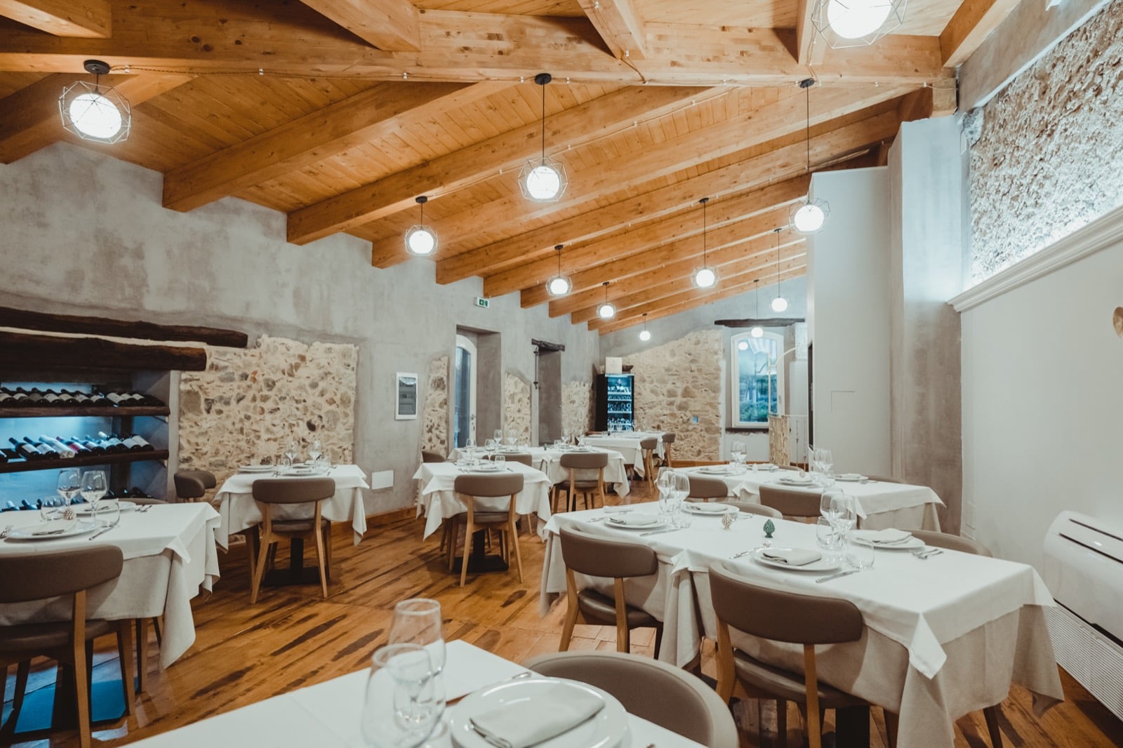 Gli interni accoglienti del ristorante